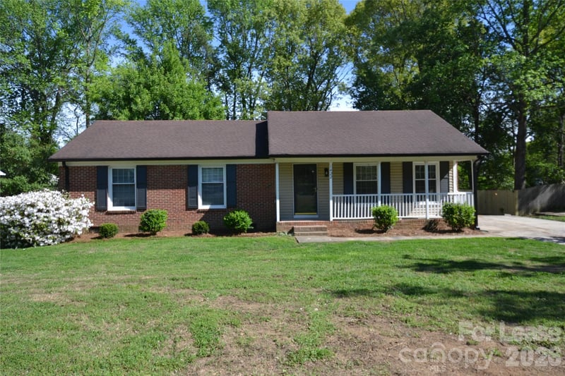 1422 Thermal Road, Charlotte, NC - 3 beds, 2 baths, 1,695 sqft - $2,200