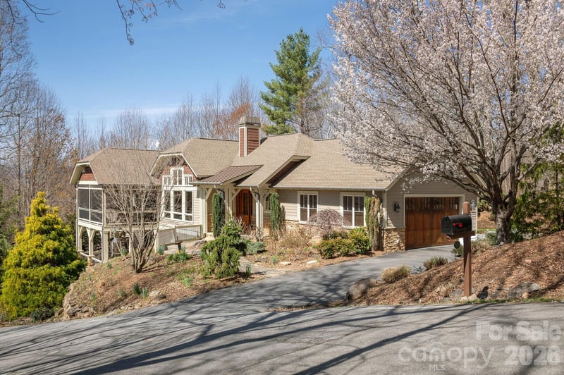 315 Crossvine Trail, Hendersonville, NC - 4 beds, 3.5 baths, 4,349 sqft - $1,175,000