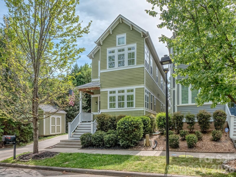 1427 Tippah Park, Charlotte, NC - 3 beds, 3 baths, 2,110 sqft - $800,000