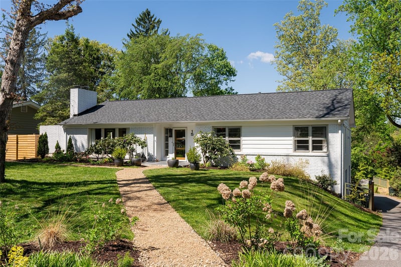 15 Red Oak Road, Asheville, NC - 4 beds, 3 baths, 3,403 sqft - $1,546,500
