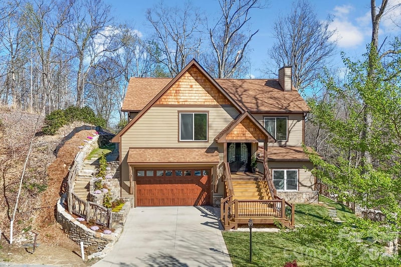 162 Preserve Court, Hendersonville, NC - 5 beds, 3.5 baths, 3,769 sqft - $1,295,000
