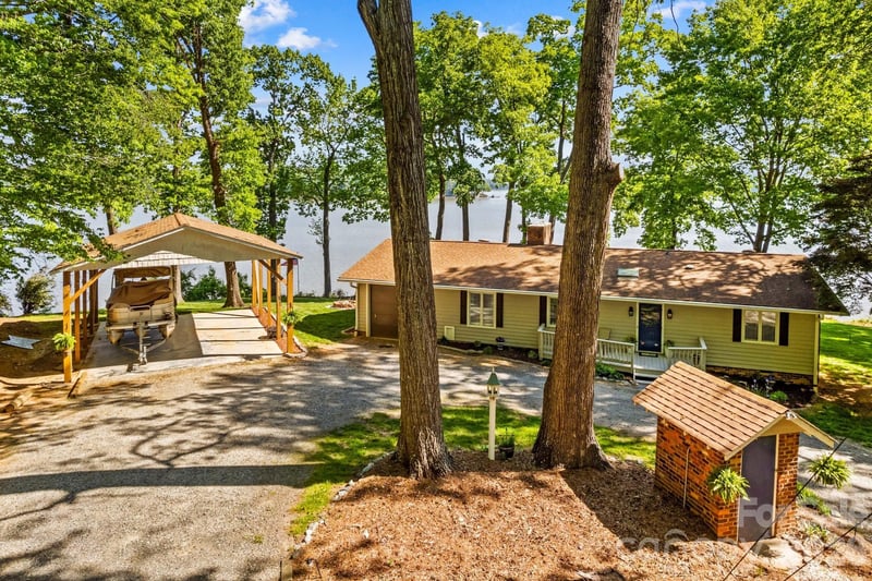 395 Rendleman Drive, Salisbury, NC - 3 beds, 2 baths, 1,683 sqft - $734,500