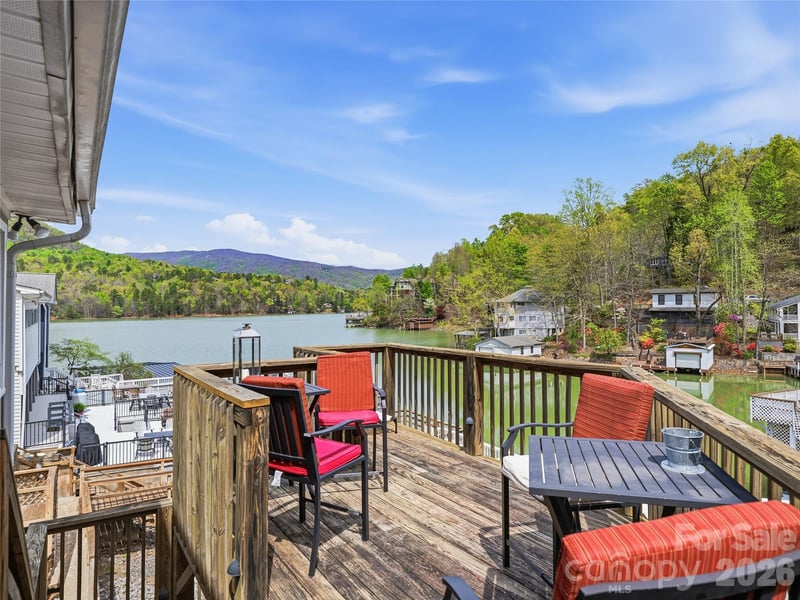 102 Havnaers Point, Lake Lure, NC - 3 beds, 3 baths, 1,706 sqft - $699,000