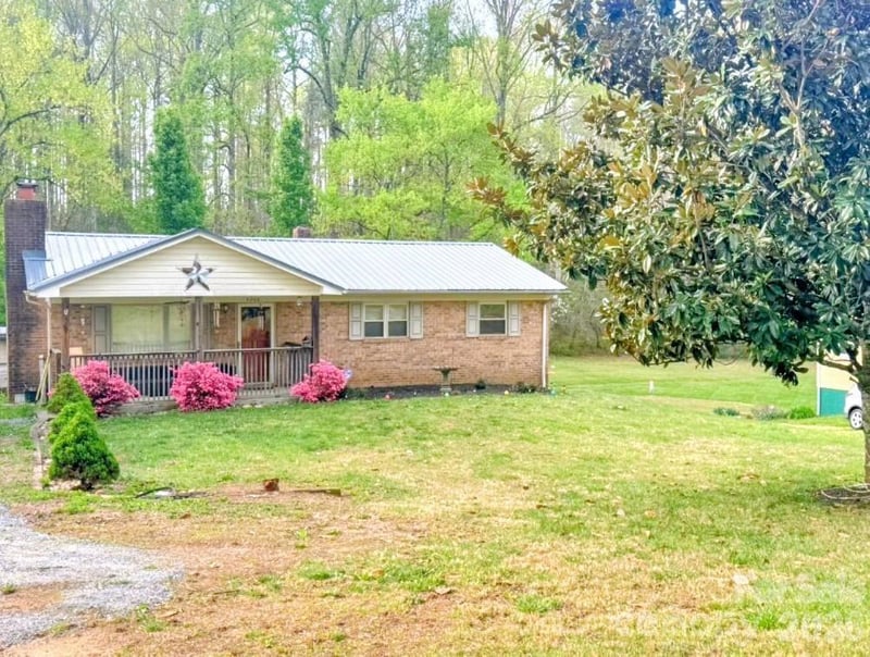 4268 Hartland, Lenoir, NC - 2 beds, 2 baths, 1,475 sqft - $249,950