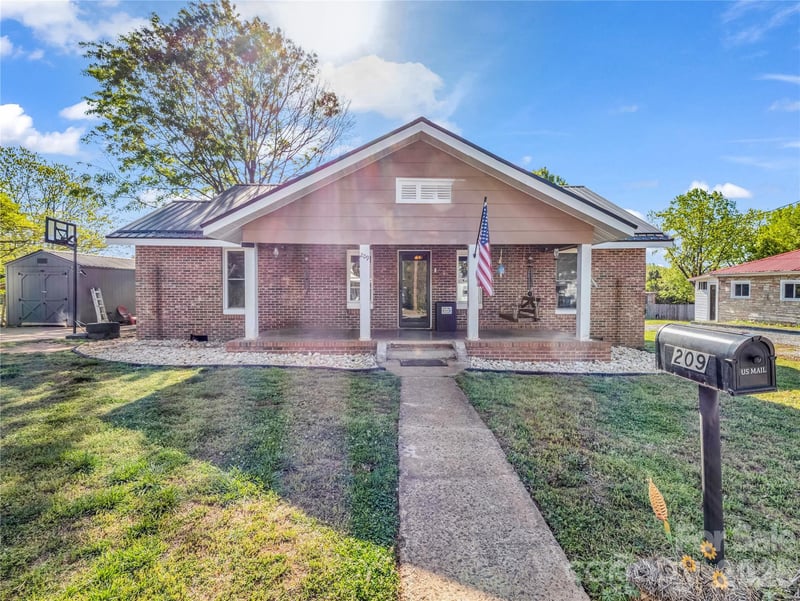 209 Ohio, Spindale, NC - 3 beds, 1 bath, 1,538 sqft - $225,000
