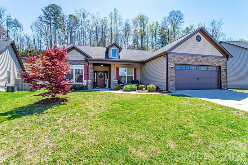 153 Water Leaf, Weaverville, NC - 3 beds, 2 baths, 1,720 sqft - $525,000