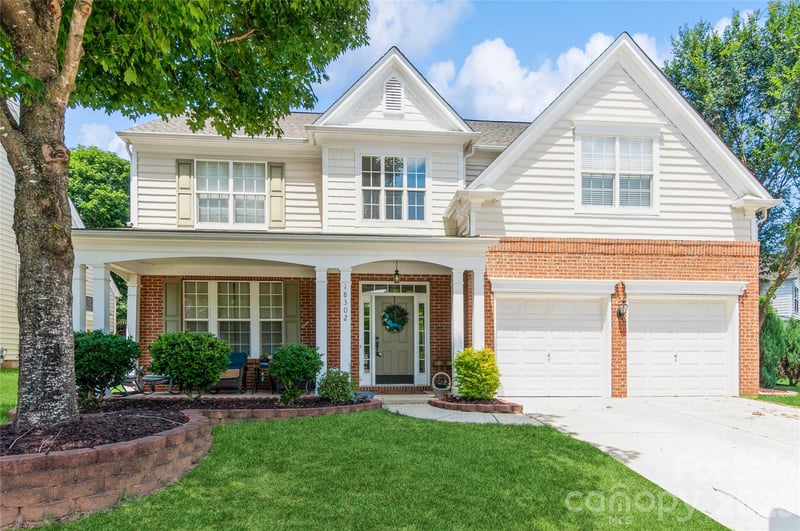 18302 Victoria Bay Drive, Cornelius, NC - 4 beds, 2.5 baths, 2,697 sqft - $549,000