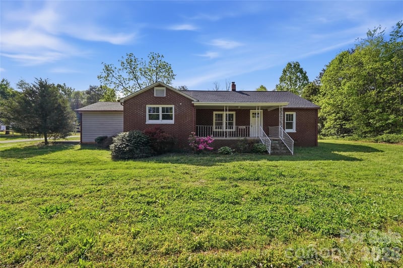 2231 Claremont Road, Newton, NC - 2 beds, 1 bath, 1,780 sqft - $229,900