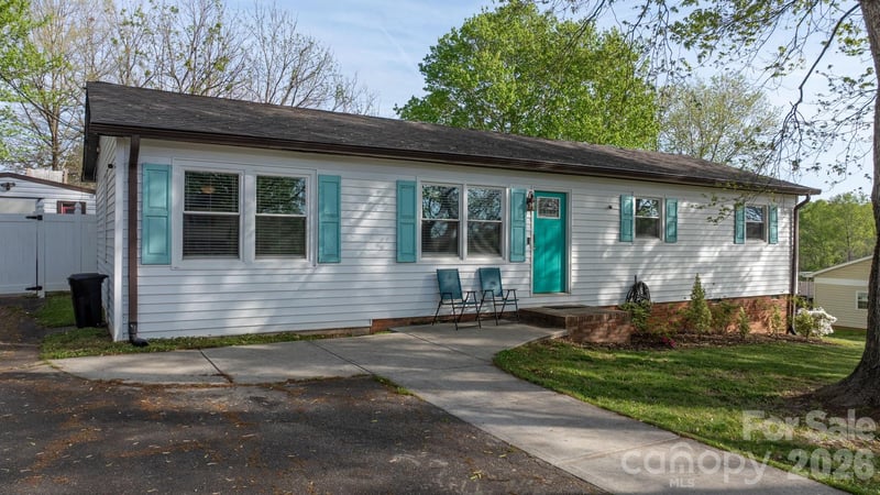 19 Claridge Court, Newton, NC - 4 beds, 2 baths, 1,348 sqft - $229,900