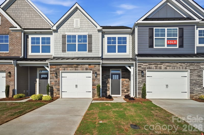211 Viburnum Road, Waxhaw, NC - 3 beds, 2.5 baths, 1,818 sqft - $381,990