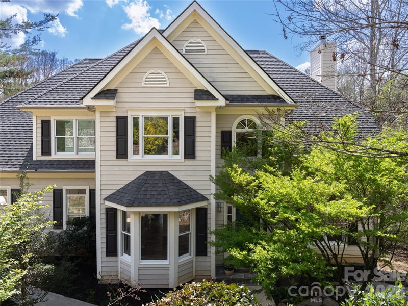 39 Eastmoor Drive, Asheville, NC - 5 beds, 3.5 baths, 3,815 sqft - $725,000
