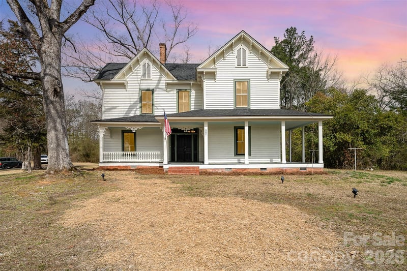 502 W Allenton Street, Mount Gilead, NC - 5 beds, 2 baths, 2,917 sqft - $329,000