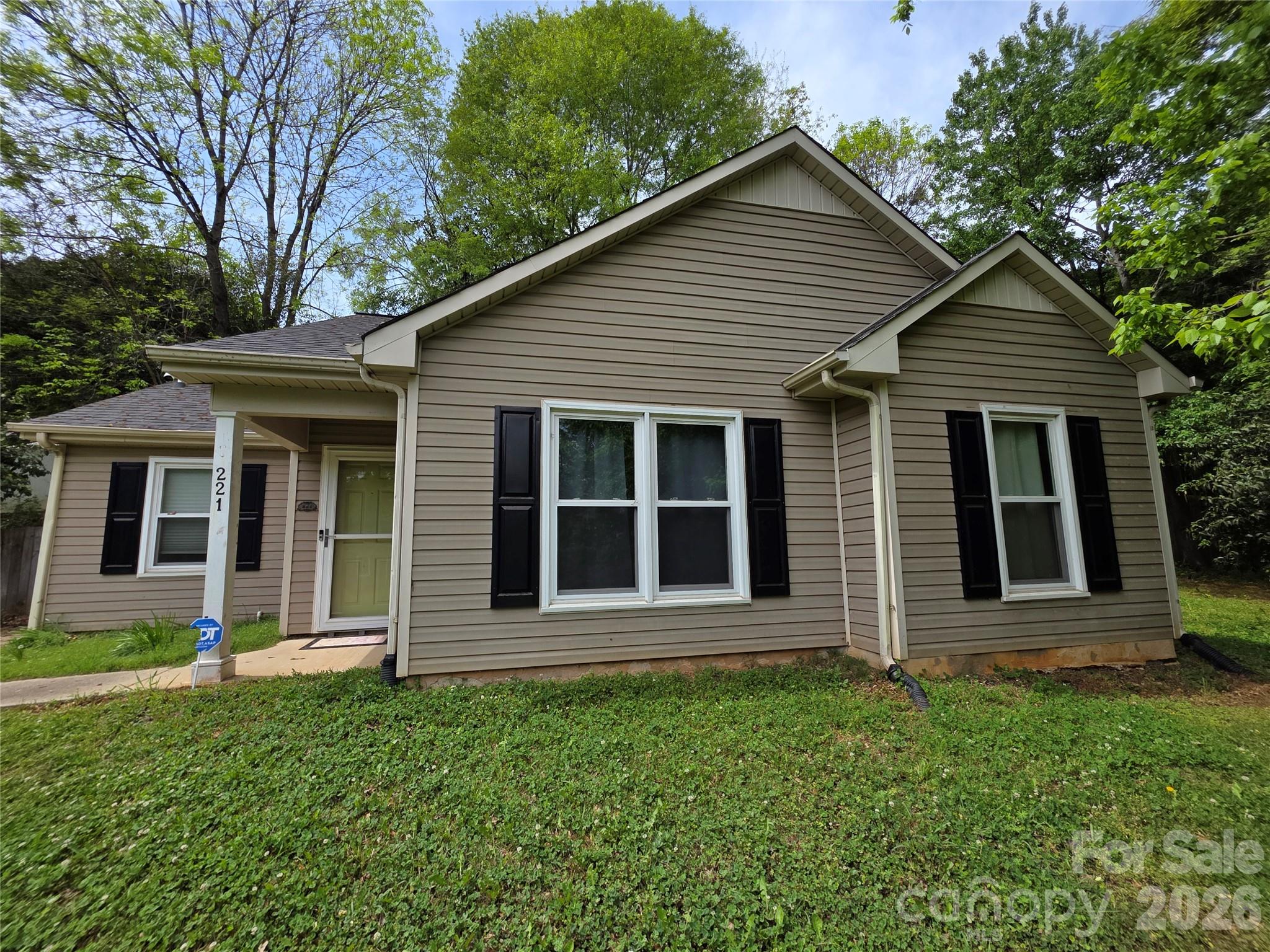 221 Auten Circle, Mount Holly, NC. property listing photo