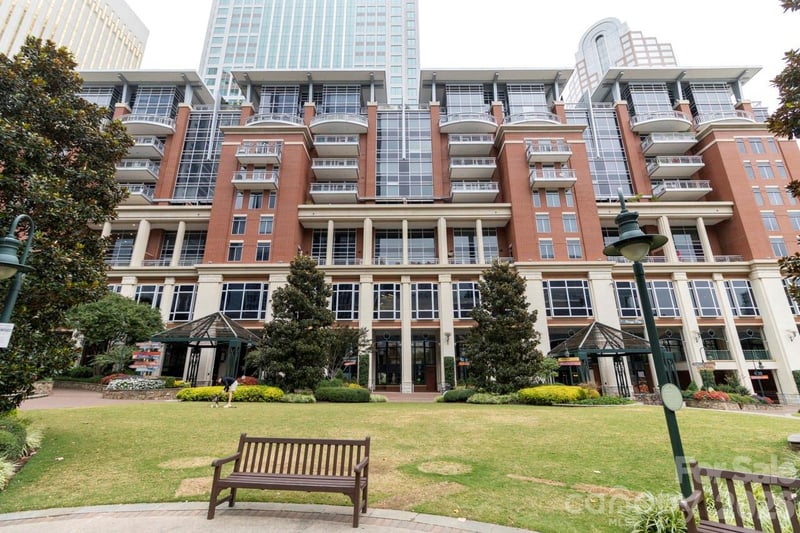 435 Tryon 901, Charlotte, NC - 2 beds, 3 baths, 2,539 sqft - $1,825,000