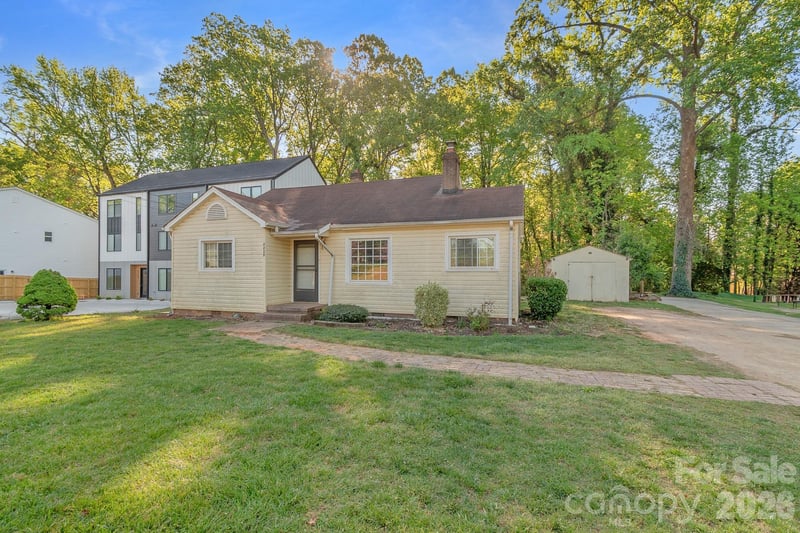 4430 W Tyvola Road, Charlotte, NC - 2 beds, 1 bath, 972 sqft - $260,000