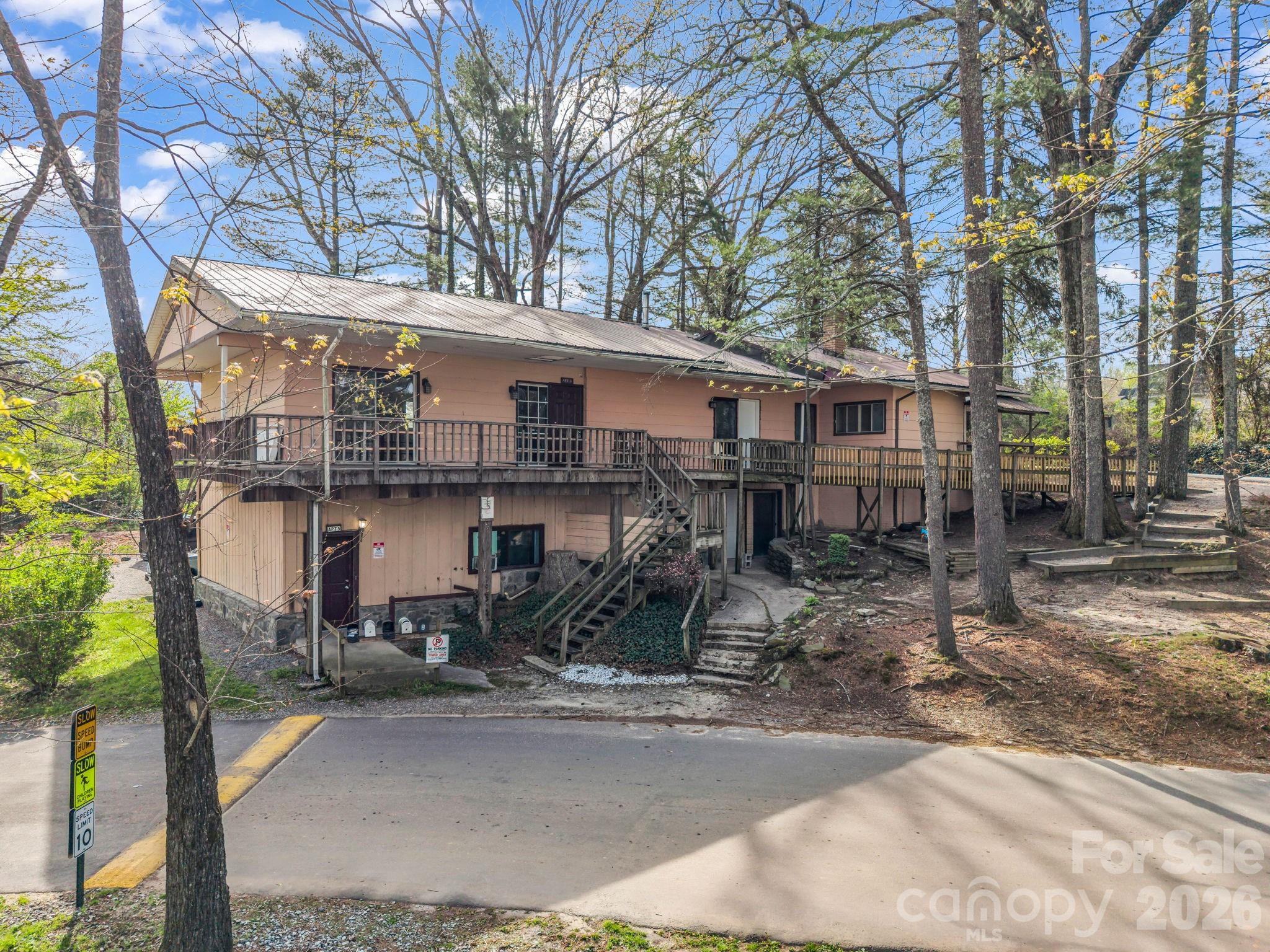 76 Adeles Way, Hendersonville, NC. property listing photo