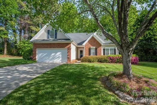 1614 Iverness Court, Gastonia, NC - 3 beds, 2 baths, 1,645 sqft - $345,000