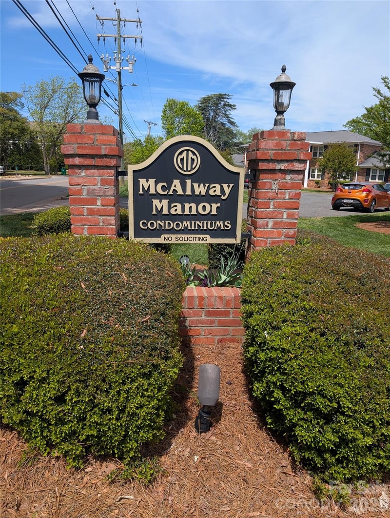 910 Mcalway Road A, Charlotte, NC - 2 beds, 1 bath, 882 sqft - $165,000