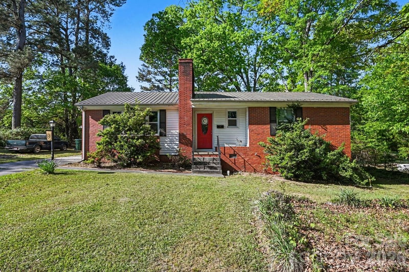 102 Azalea Road, Lancaster, SC - 3 beds, 3 baths, 1,571 sqft - $220,000
