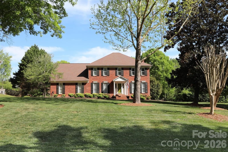 8810 Scarsdale, Mint Hill, NC - 4 beds, 3 baths, 2,883 sqft - $575,000