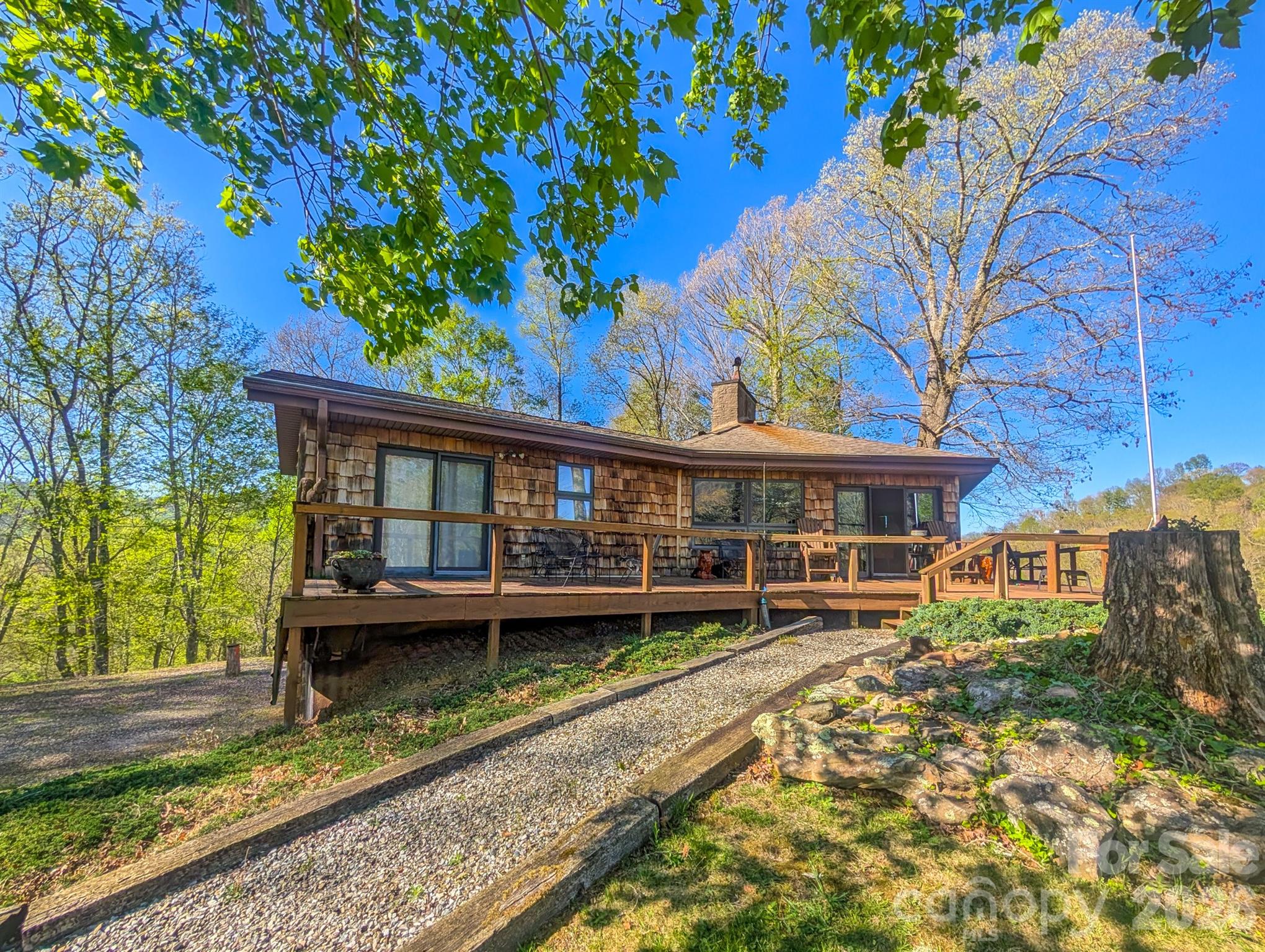 572 Pleasant Valley Road, Burnsville, NC. property listing photo