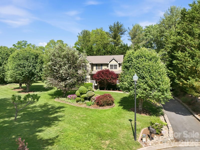 306 Woodview Court, Fletcher, NC - 4 beds, 3 baths, 2,496 sqft - $725,000