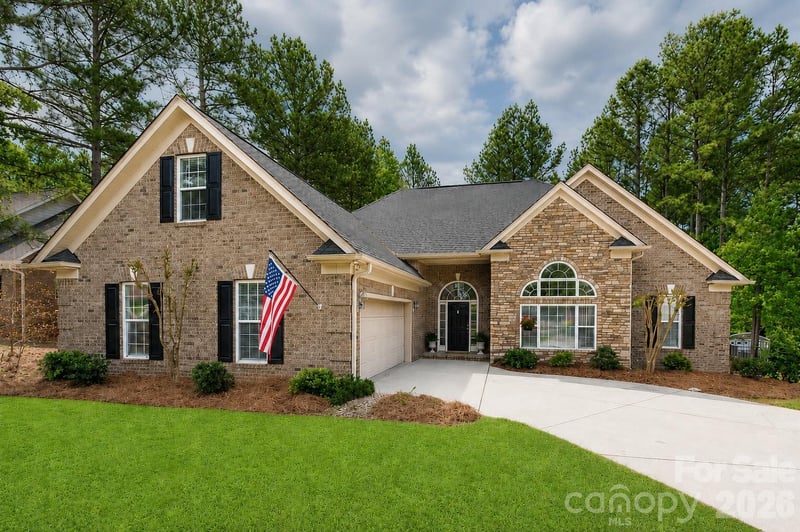 147 Honeysuckle Creek Loop, Mooresville, NC - 3 beds, 2 baths, 2,242 sqft - $510,000