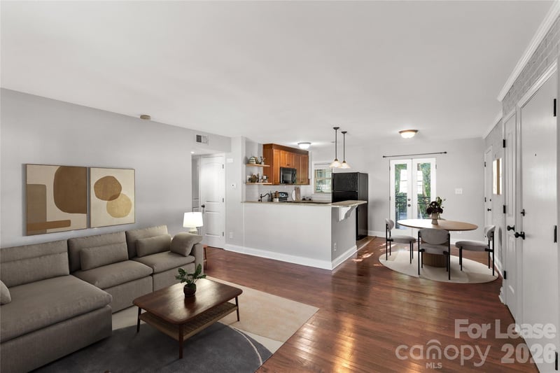 4923 Park Road, Charlotte, NC - 2 beds, 1.5 baths, 827 sqft - $1,850