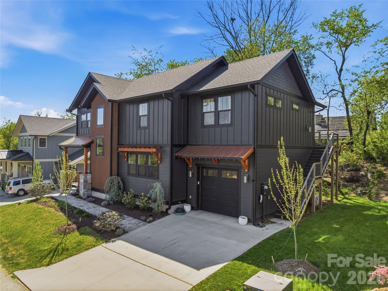 55 Acona Lane, Asheville, NC - 3 beds, 4 baths, 2,118 sqft - $850,000