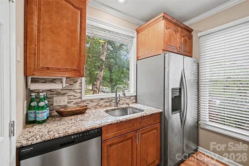 1109 E Morehead Street Apt 5, Charlotte, NC - 2 beds, 1.5 baths, 787 sqft - $275,000