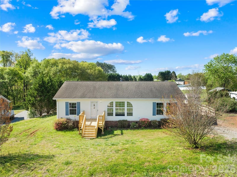 108 Ashland, Shelby, NC - 3 beds, 2 baths, 1,329 sqft - $225,000