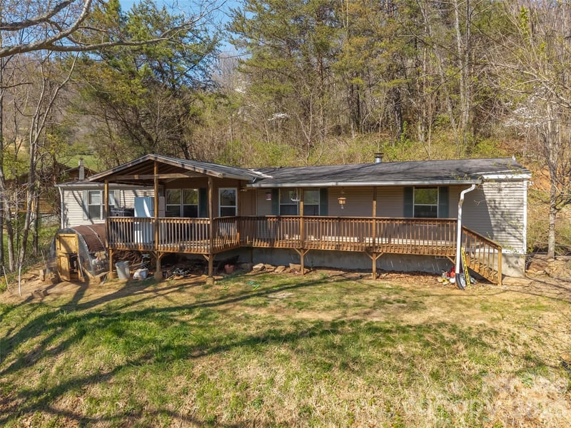 301 Matthew Lane, Canton, NC - 3 beds, 2 baths, 1,440 sqft - $240,000