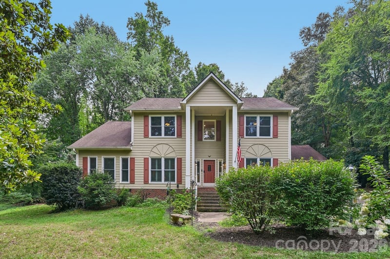 9139 Magnolia Estates Drive, Cornelius, NC - 4 beds, 2.5 baths, 2,707 sqft - $775,000