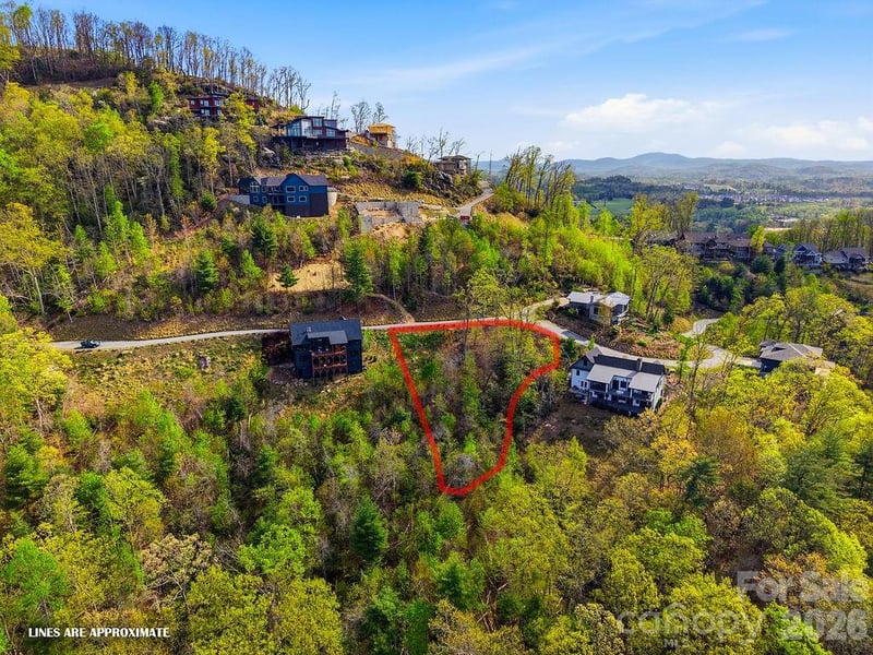 325 Curtain Bluff W9, Hendersonville, NC -  - $150,000