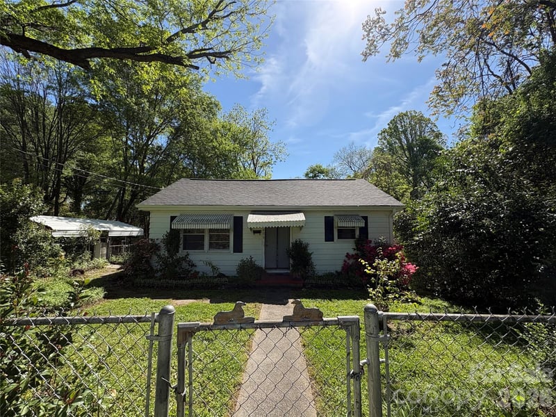430 S Columbia Street, Gastonia, NC - 2 beds, 1 bath, 713 sqft - $79,900