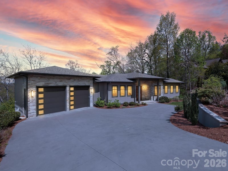 642 Altamont View, Asheville, NC - 4 beds, 4 baths, 4,752 sqft - $2,695,000
