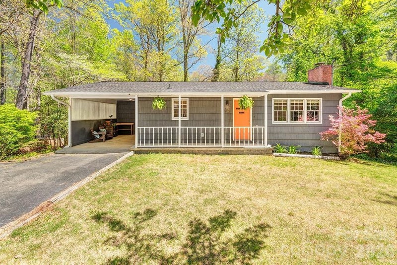 24 Forest, Black Mountain, NC - 2 beds, 1 bath, 943 sqft - $375,000