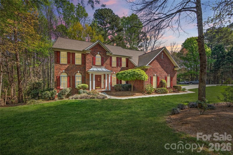 12532 Overlook Mountain Drive, Charlotte, NC - 6 beds, 5 baths, 4,930 sqft - $950,000