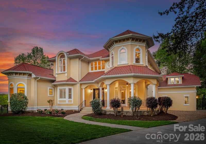 149 Vista Bluff Lane, Mooresville, NC - 4 beds, 3.5 baths, 4,184 sqft - $1,195,000