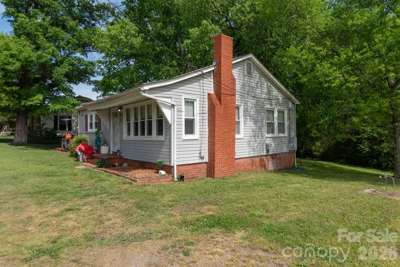33 Central Heights Drive, Concord, NC - 2 beds, 1 bath, 884 sqft - $214,990