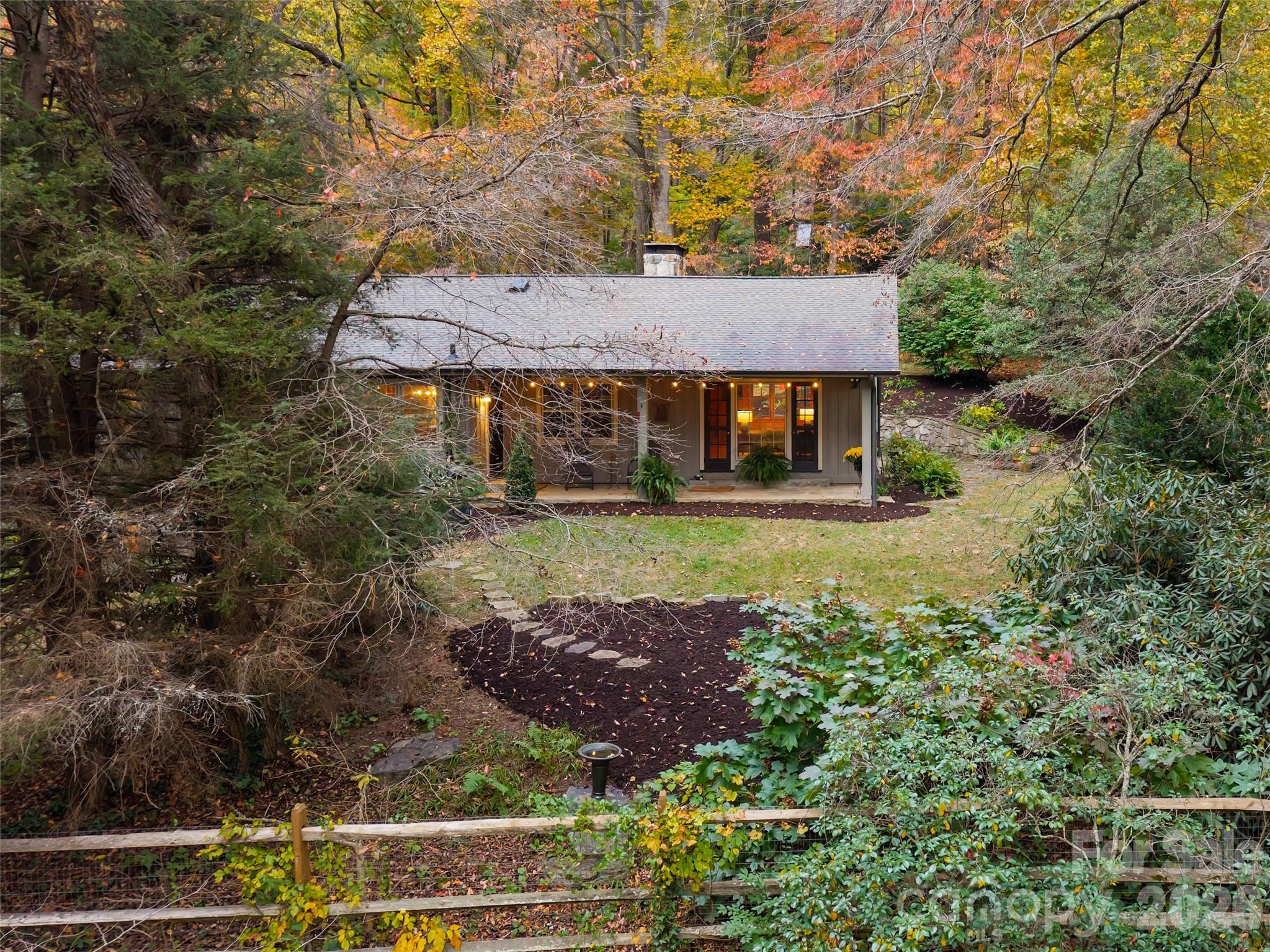 15 Meadow, Fairview, NC. property listing photo