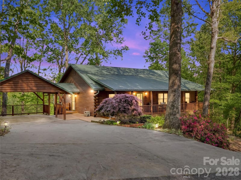 212 Glen Echo Circle, Saluda, NC - 3 beds, 3 baths, 2,511 sqft - $499,500