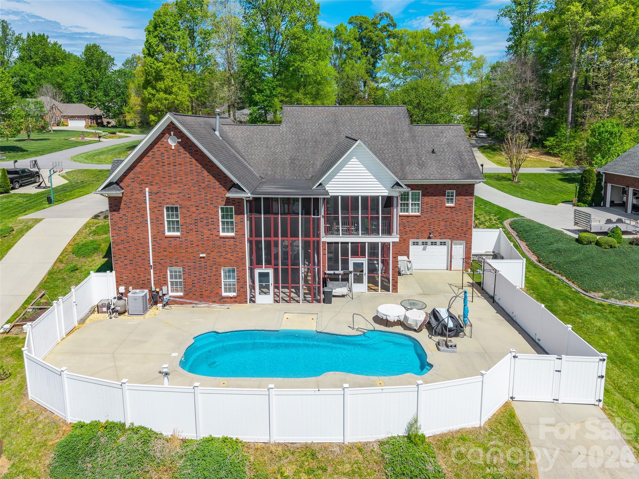 122 Upper Oak, Statesville, NC. property listing photo