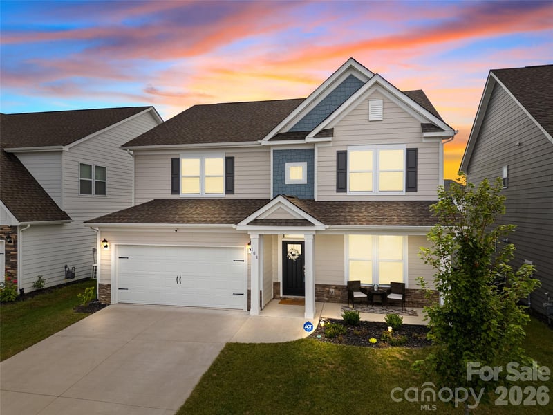 108 Thornberry Road, Hendersonville, NC - 4 beds, 3 baths, 3,113 sqft - $595,000