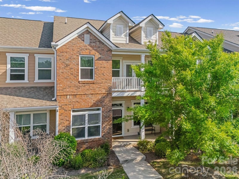 204 Overstone Court, Fort Mill, SC - 3 beds, 2.5 baths, 1,870 sqft - $337,400