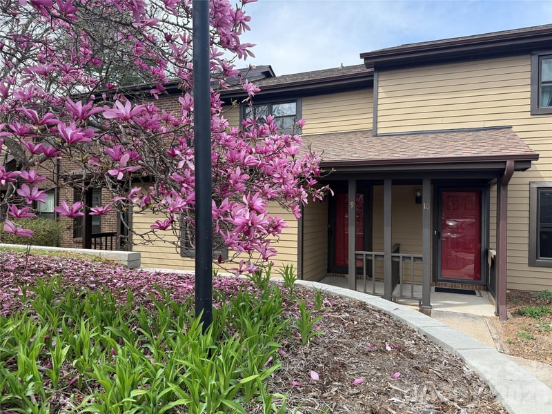 16 Spears 9, Asheville, NC - 3 beds, 3 baths, 1,227 sqft - $375,000