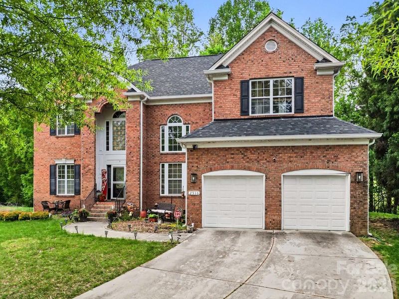 2516 River Oaks Drive, Waxhaw, NC - 5 beds, 4 baths, 3,425 sqft - $650,000