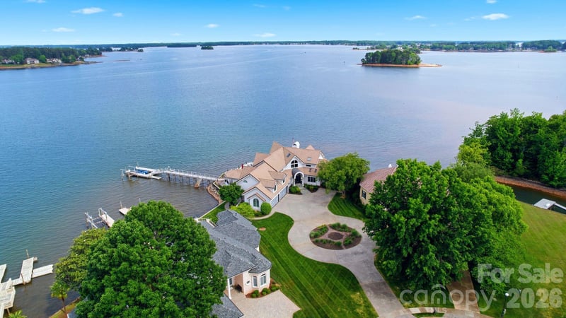 3386 Governors Island Drive, Denver, NC - 4 beds, 5.5 baths, 7,100 sqft - $4,900,000