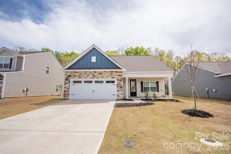 109 Brixham Loop, Troutman, NC - 3 beds, 2.5 baths, 1,769 sqft - $398,250