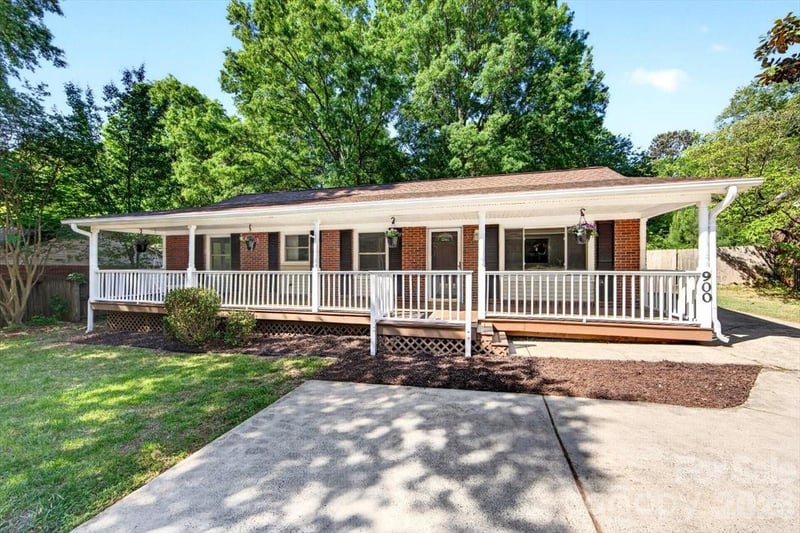 900 John, Matthews, NC - 3 beds, 2 baths, 1,249 sqft - $389,000